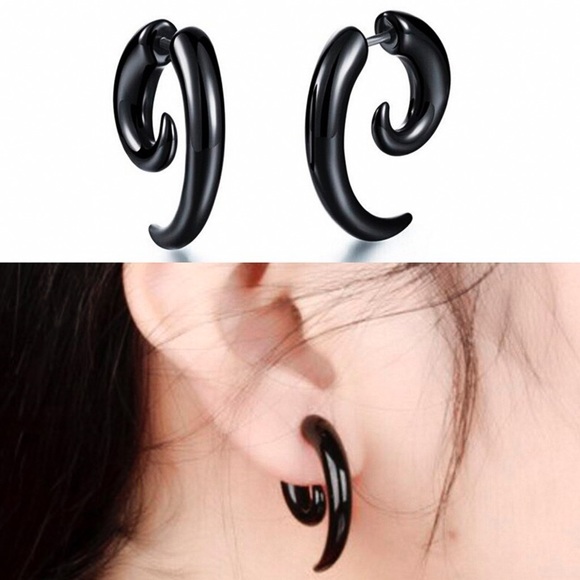 GlitzBlitz Boutique Jewelry - Any 2/$20! Black Swirl Faux Gauge Earrings